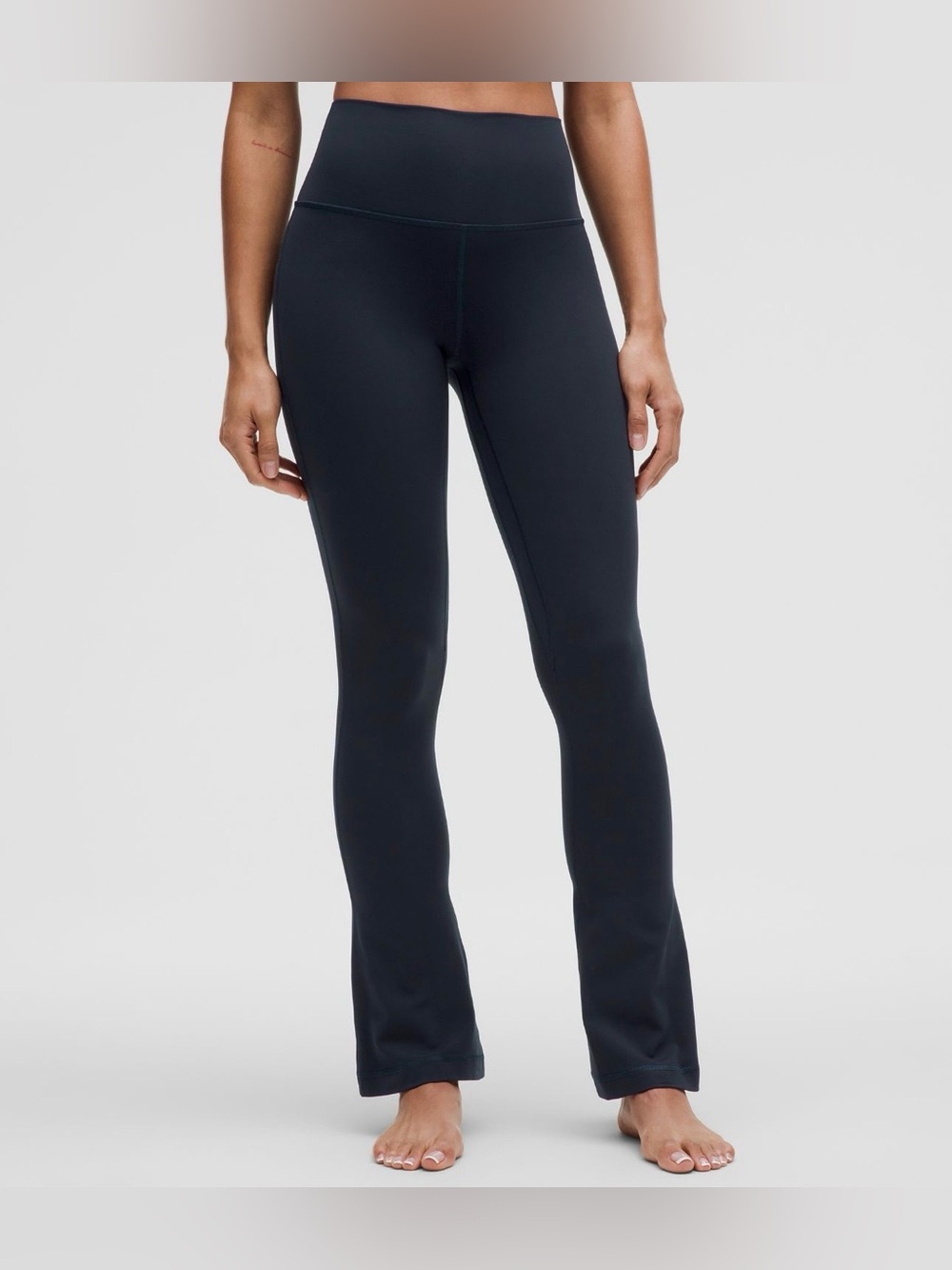 Lululemon Align High-Rise Mini-Flared Pants/ Leggings 32" in black, size 8